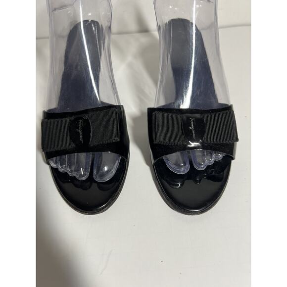Salvatore Ferragamo EUC Black Patent Leather Kitten Heel Bow Slides Shoes 7 B - Picture 7 of 11